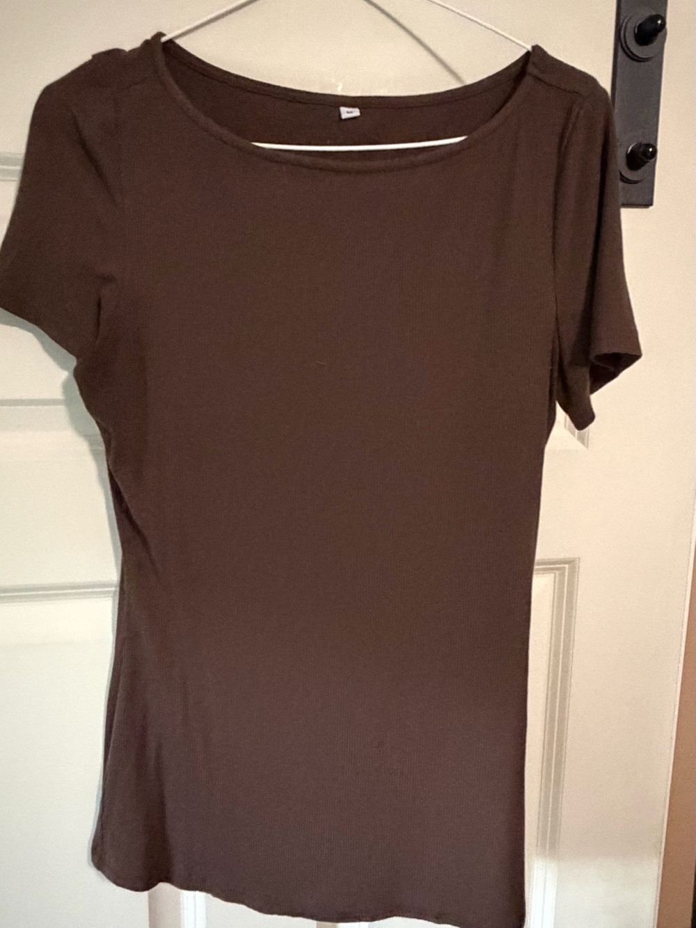 Women’s Brown Short-Sleeve Scoop Neck Top